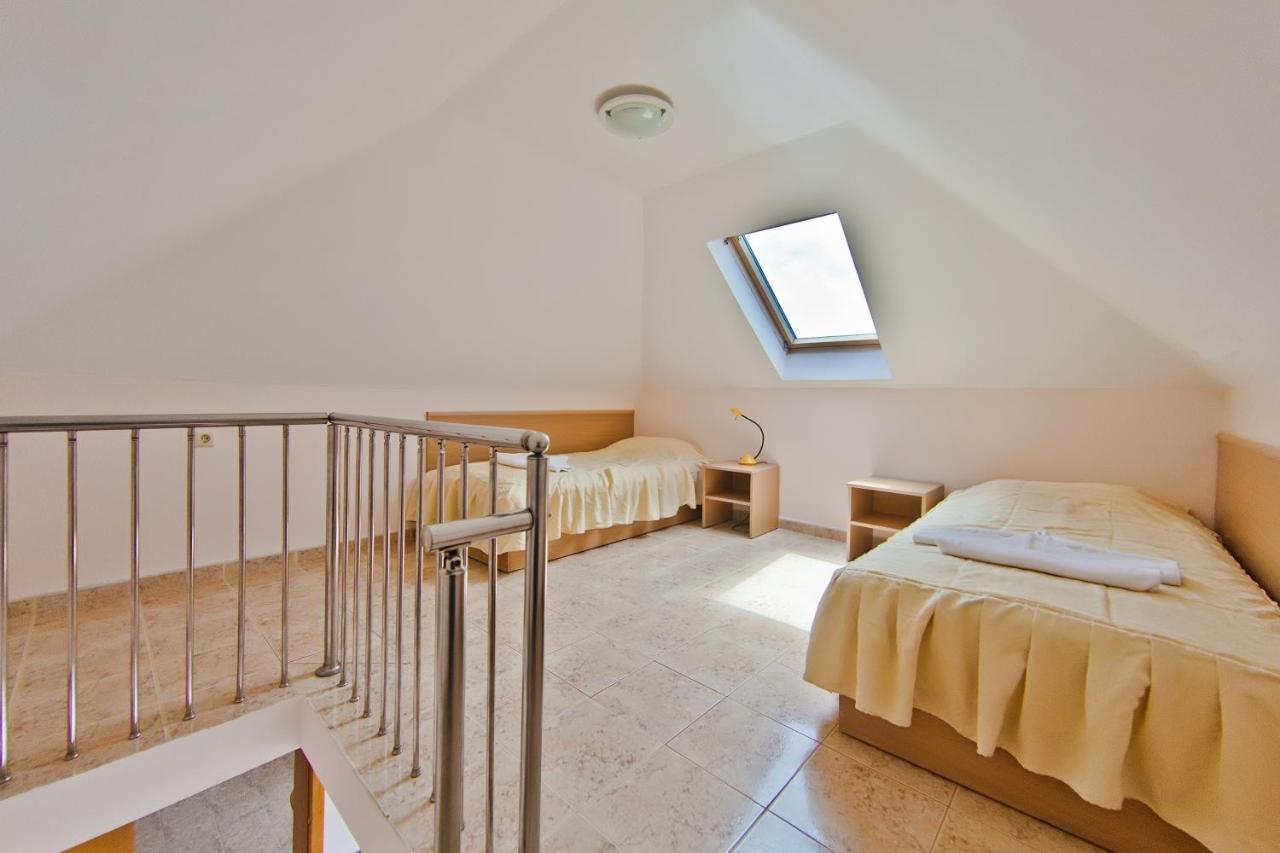 Family Hotel Morska Zvezda Balchik Luaran gambar