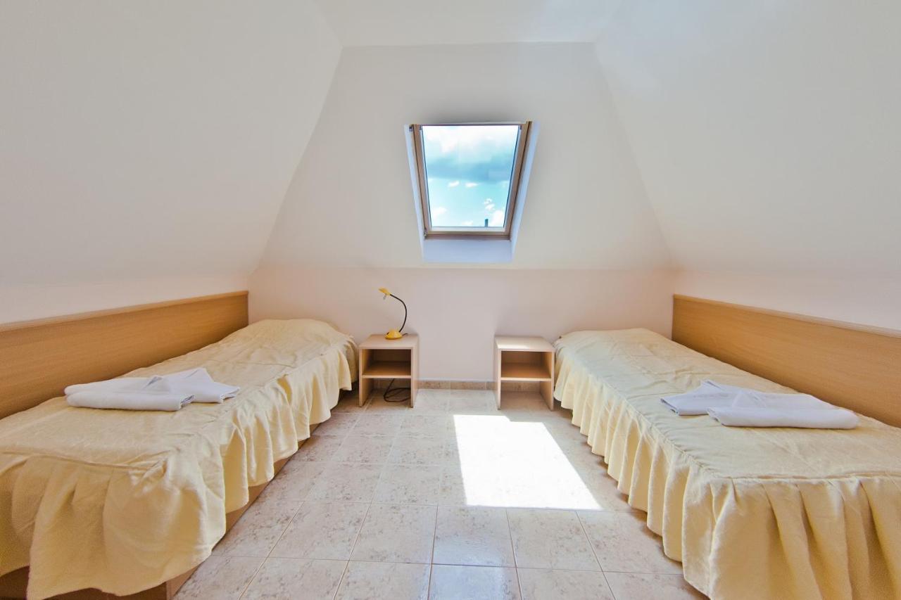 Family Hotel Morska Zvezda Balchik Luaran gambar
