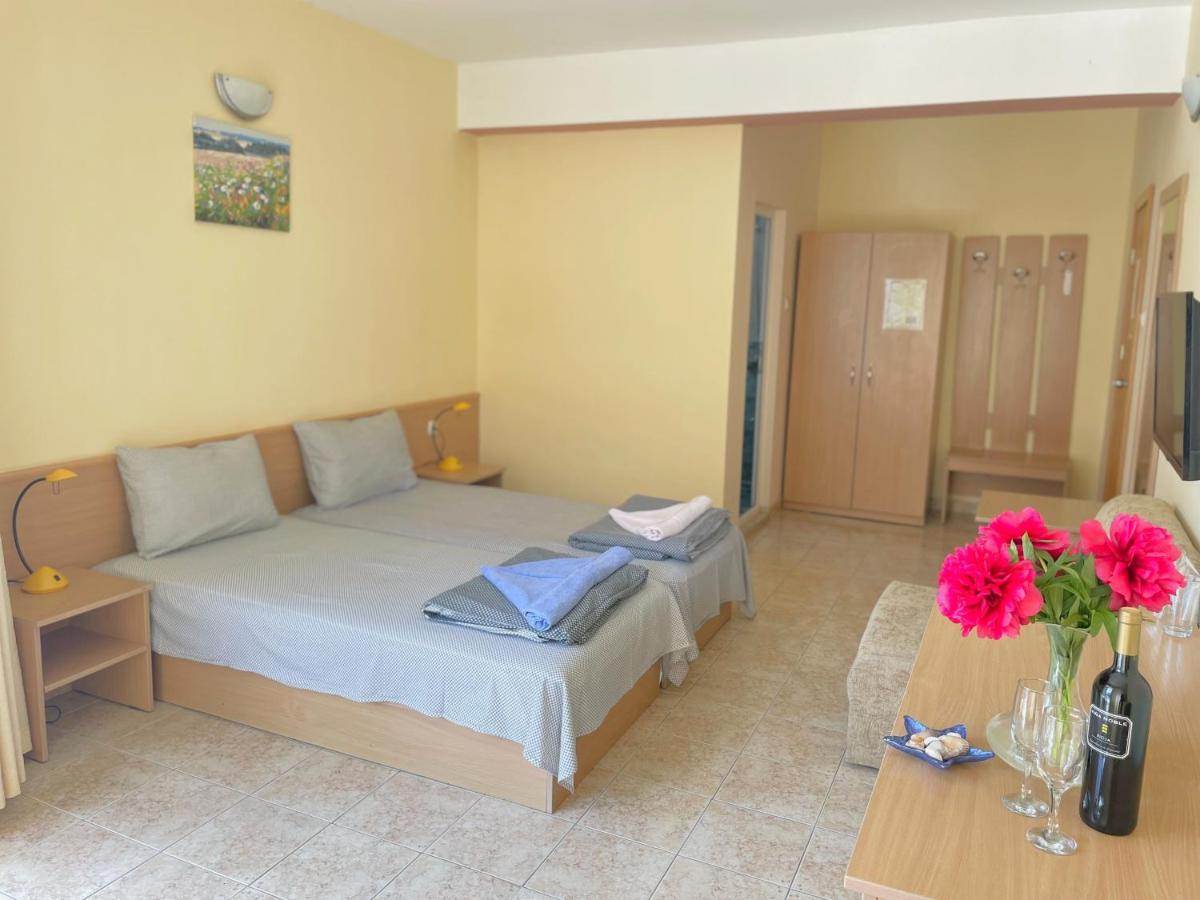 Family Hotel Morska Zvezda Balchik Luaran gambar
