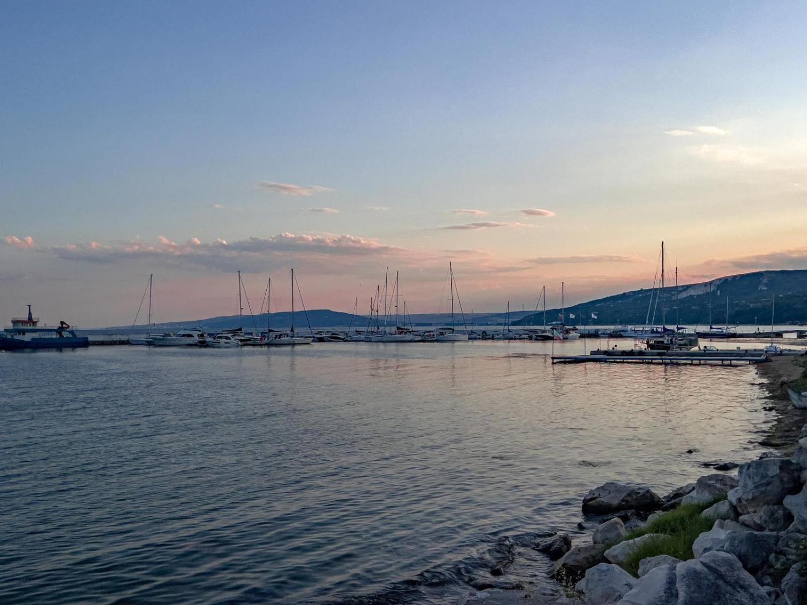 Family Hotel Morska Zvezda Balchik Luaran gambar