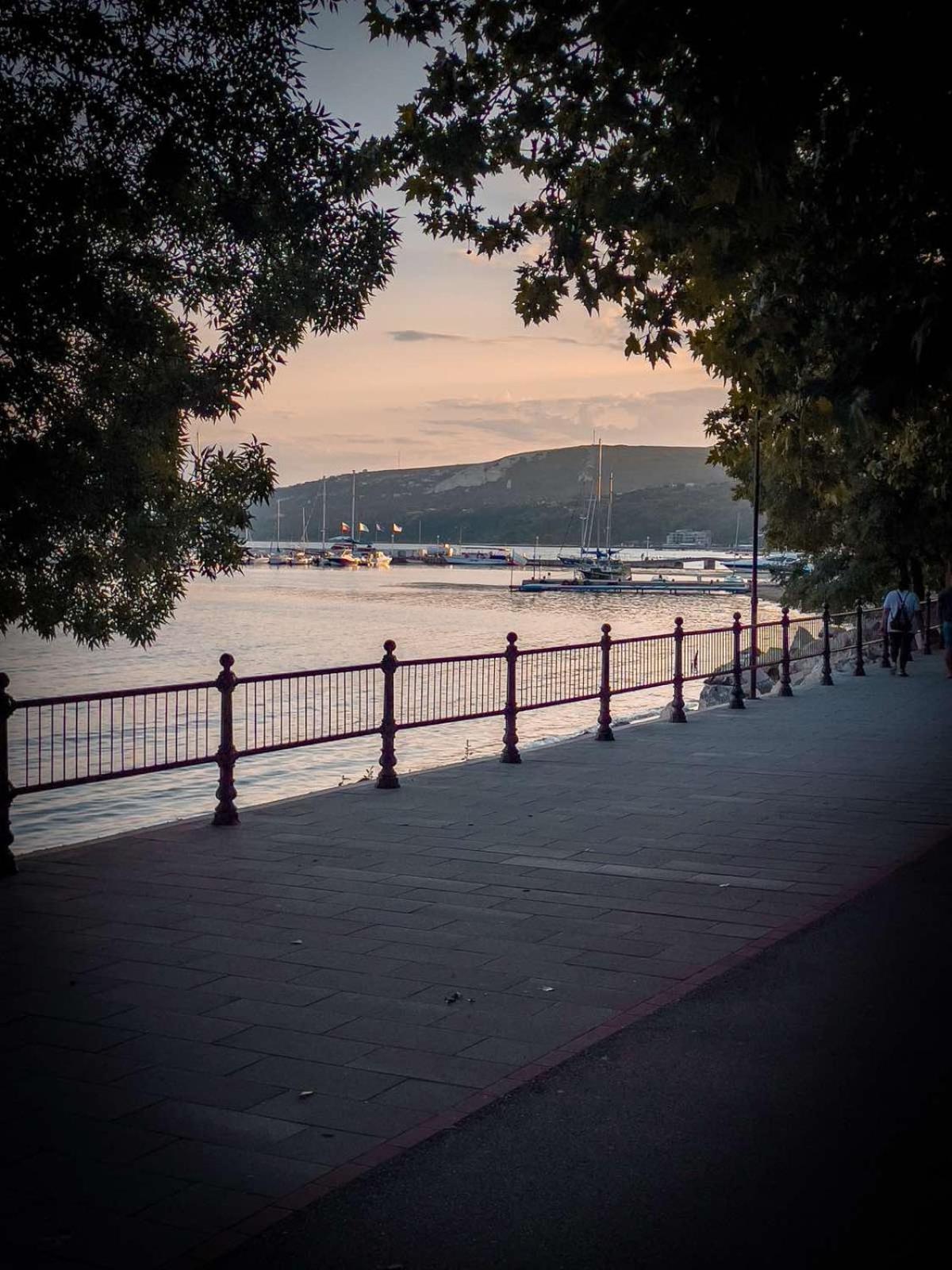 Family Hotel Morska Zvezda Balchik Luaran gambar